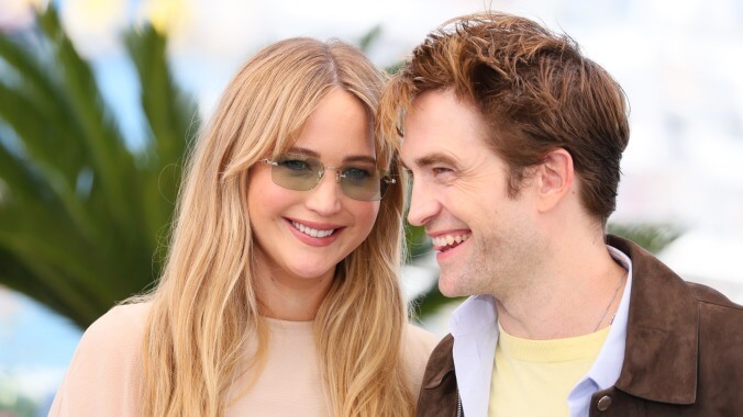 Jennifer Lawrence: Robert Pattinson Is ‘One of the Girls’—but ‘He’s Also Like My Daughter’