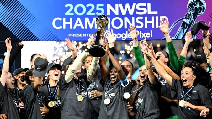 Gotham FC Brings NWSL Trophy Back to NYC