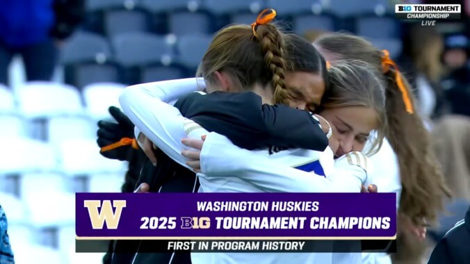 Bawling: Women's College Soccer Team Honors Late Teammate With Wildly Inspiring Win