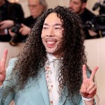 The Grammys Red Carpet Was Very Noticeably Missing a Certain (Glambot) Guy