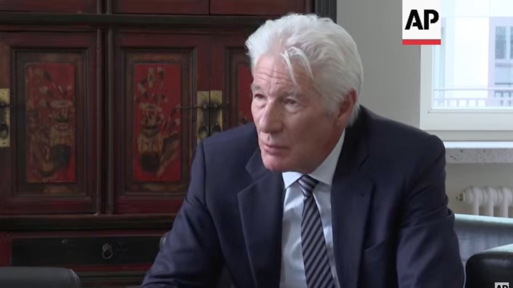 White House’s Top Trollmonger Resurfaces Vile Claim About Richard Gere For Speaking Out Against the Admin