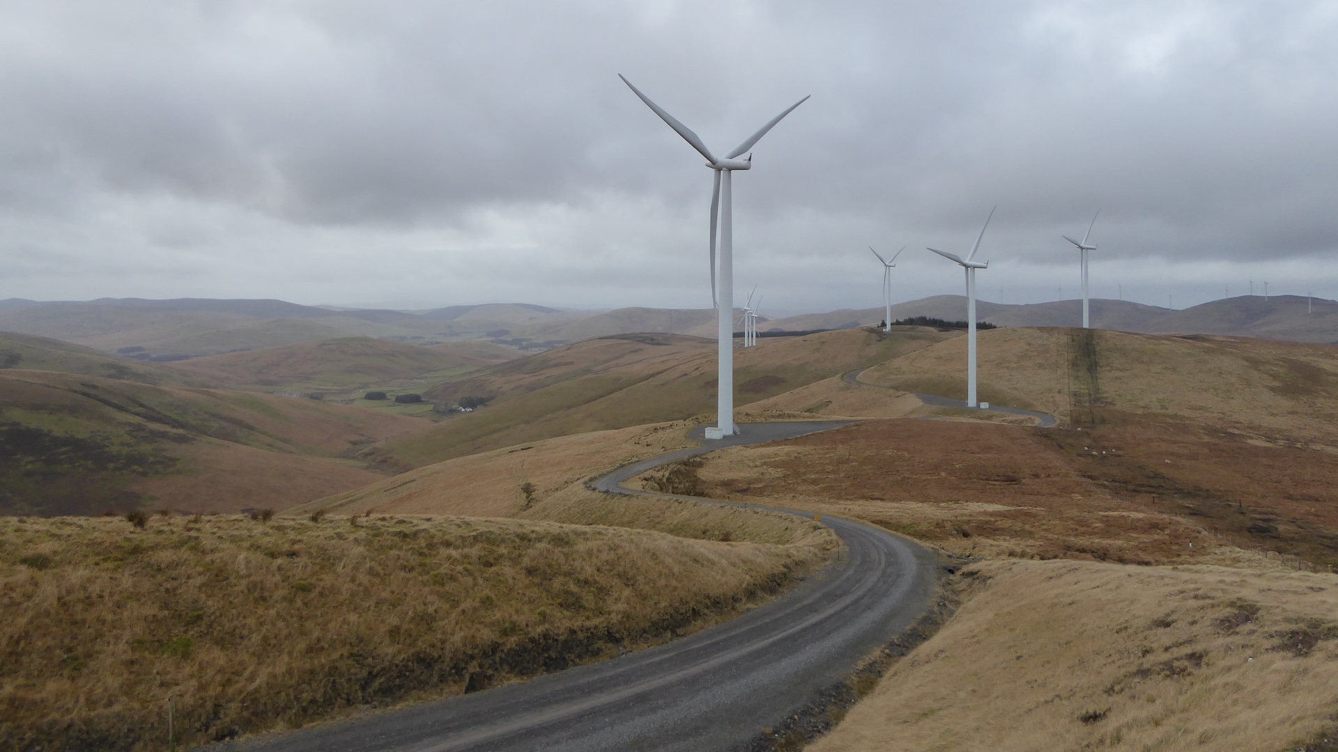 As Trump Tries to Stall Clean Energy Progress, UK’s Version is Running Circles Around the Rest of Its Economy