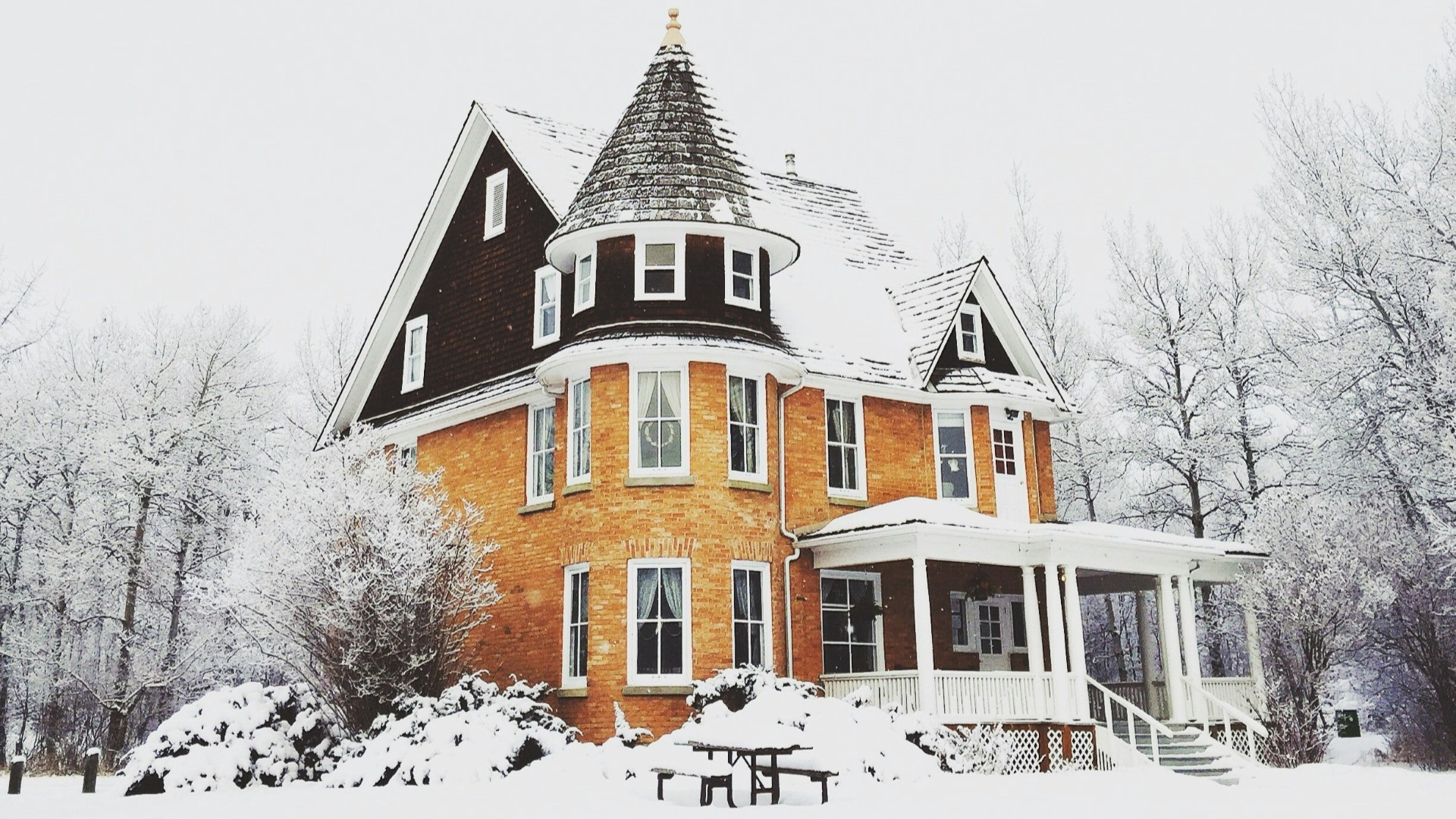 Houses Are Luxury Goods Now