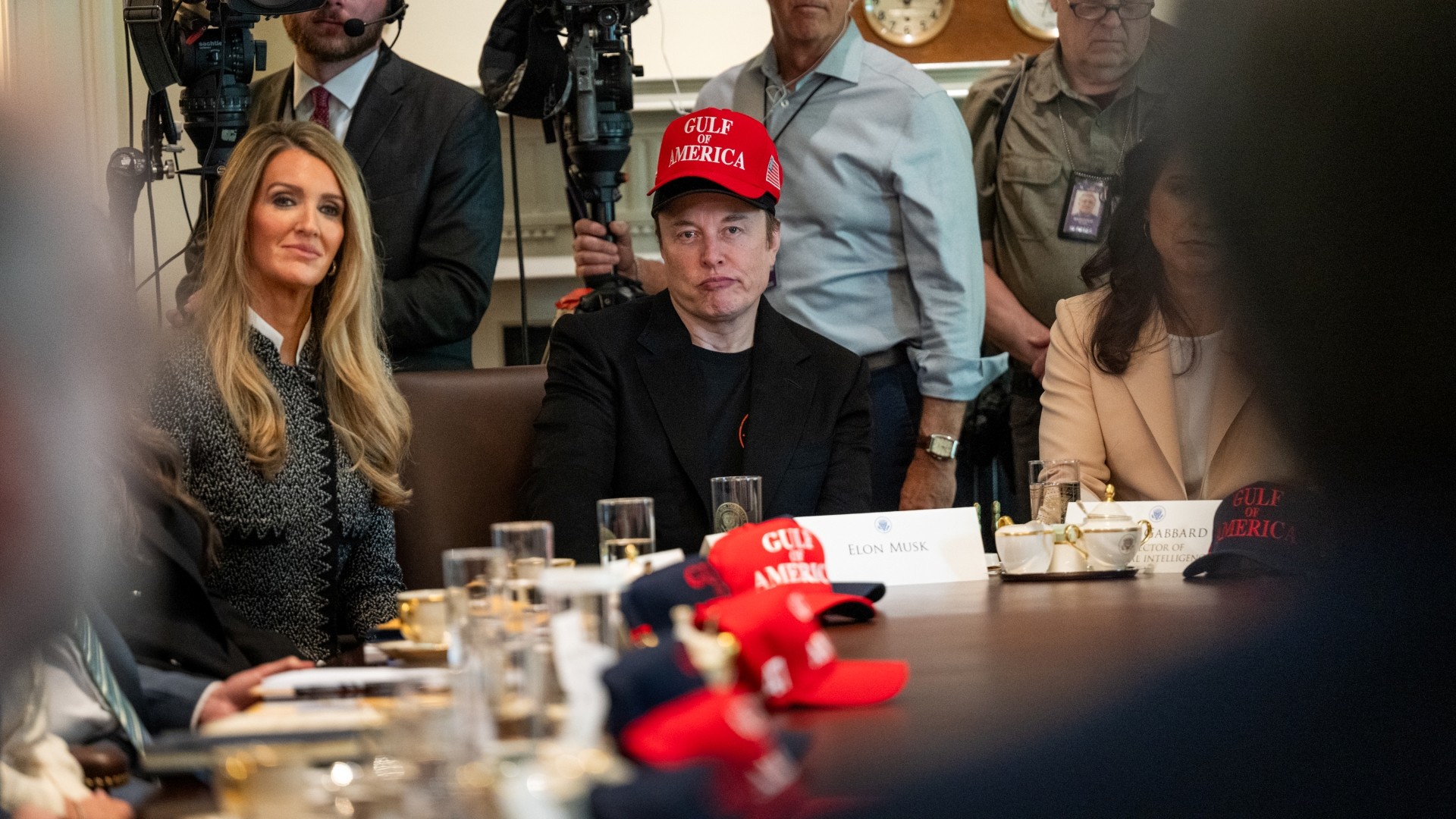 Elon Musk Flees Washington and Takes Stephen Miller’s Wife With Him