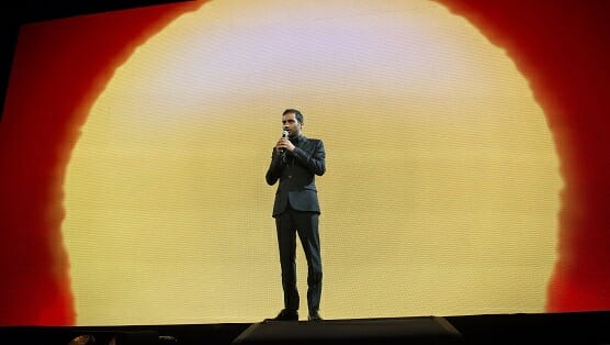 Watch an Extended Trailer for Aziz Ansari’s New Stand-up Special