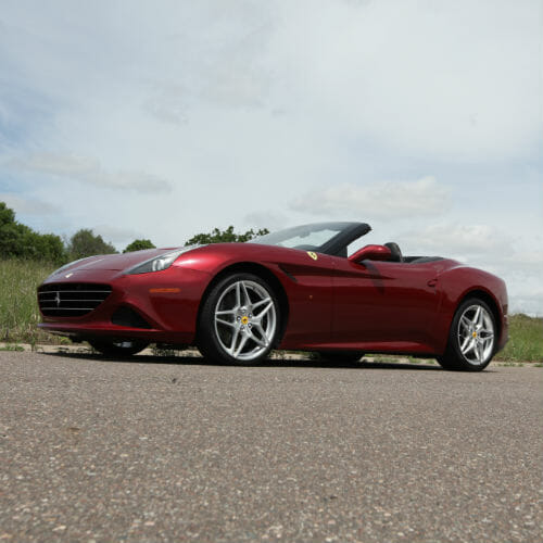 The 2016 Ferrari California T is a Hungry Wolf Waiting for Meat