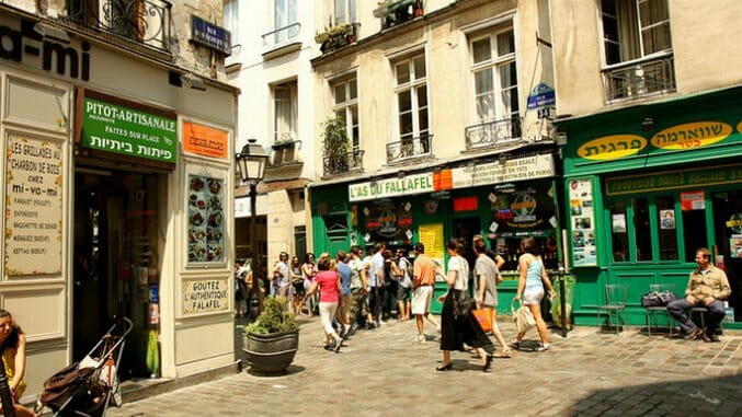 Falafel Foes Shout Across Paris’ Rue des Rosiers