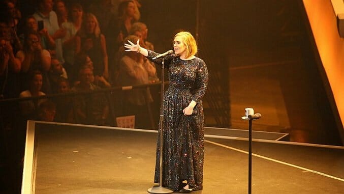 Watch Adele Pay Tribute to Amy Winehouse During Concert