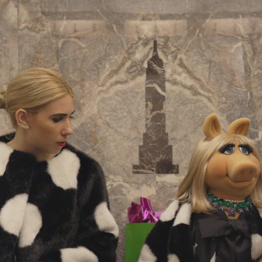 Zosia Mamet and Miss Piggy Have Beef in Kate Spade's Latest #missadventure