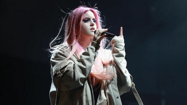 Watch Kiiara’s Powerful Tribute to Chester Bennington at Panorama Festival