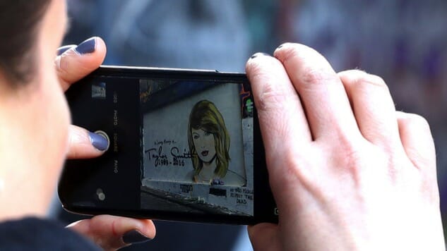 Taylor Swift Made You Do It: Ticketmaster Deal Turns Fans Into Pawns