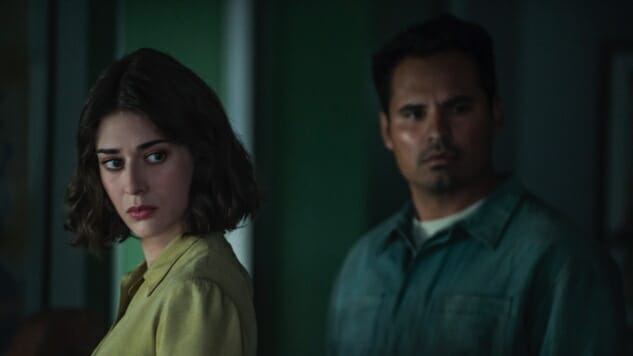 Watch the First Trailer for Netflix Sci-fi Thriller Extinction, Starring Michael Peña and Lizzy Caplan