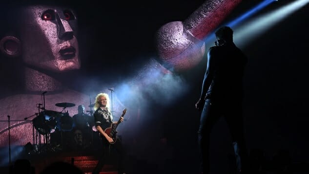 Celebrate Brian May’s Birthday with this Stunning Live Version of Queen’s “We Will Rock You”