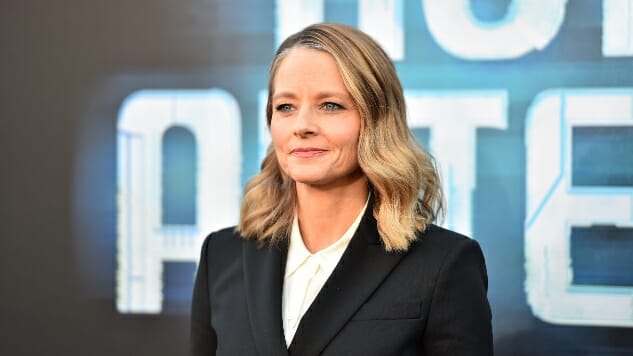 Jodie Foster to Direct, Star in English Adaptation of Woman At War