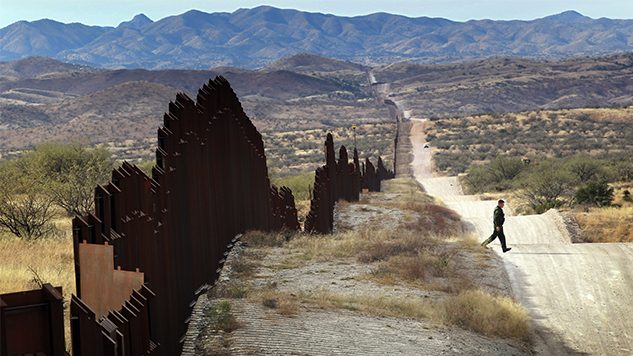 Arizona City Calls on Federal Government to Remove Razor Wire from Border Wall