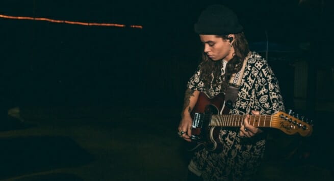 Tash Sultana Shares New Single, “Can’t Buy Happiness”