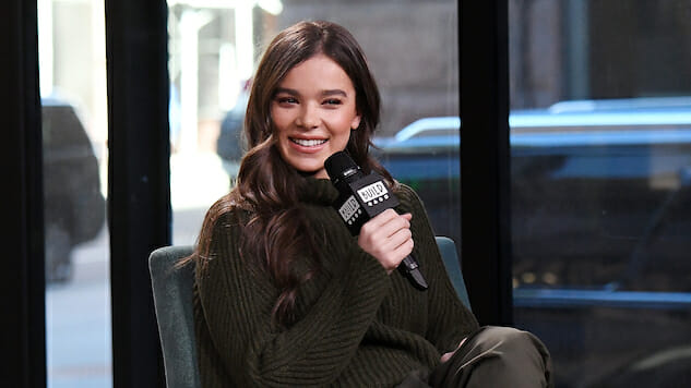Hailee Steinfeld to Lead New Romantic Comedy Voicemails for Isabelle