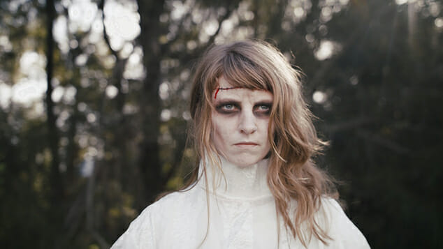 Art-Folk Singer-Songwriter Bonniesongs Releases Ghoulish New Single “Frank”