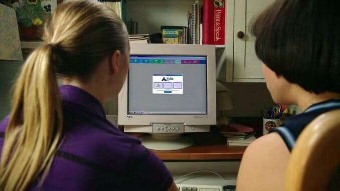 What PEN15 Gets Right About the Wild West of Early 2000s Chatroom Culture