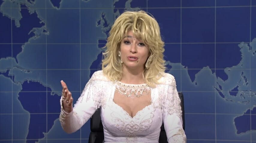 Here’s a Surprisingly Accurate Dolly Parton Impression from Saturday Night Live