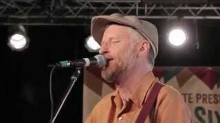 Billy Bragg - No One Knows Nothing Anymore