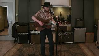 Colter Wall - I Ride An Old Paint