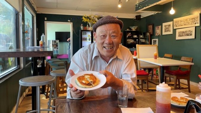 Meet Siu To, Edmonton’s Legendary Green Onion Cake Man