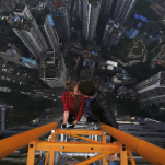 Dizzying Doc Skywalkers: A Love Story Defies Gravity, Not Narrative Expectations