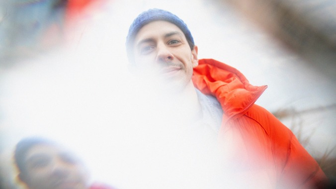 PREMIERE: Trace Mountains Announces New Album Into the Burning Blue
