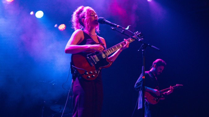 Nilüfer Yanya & Lutalo at Brooklyn Steel [Photos]