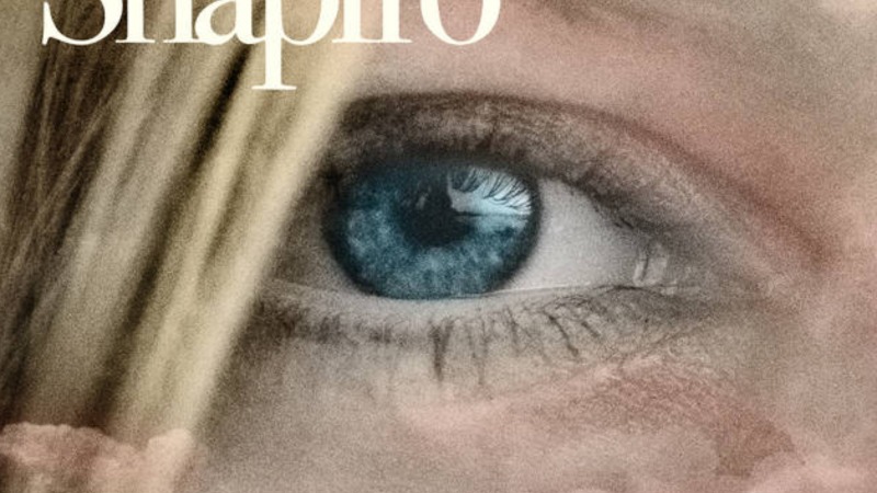 Sally Shapiro’s Romantically Melancholic Synth-Pop Will Have You Ready to Live a Lie