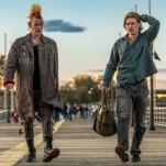 Caught Stealing Is an Entertaining Late August Trifle from Darren Aronofsky