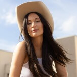Kacey Musgraves to play shows with recently detained mariachi players