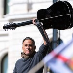 Apparently, Bruce Springsteen does like Chris Christie